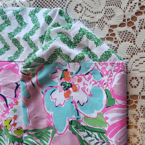 Lilly Pulitzer floral travel tote bag - Picture 3 of 8